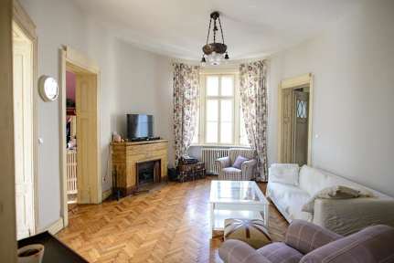 Photos of Authentic and Spacious House Floor