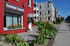 Barefoot Hostel - Female Only