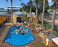 Bay Adventurer Apartments and Backpackers Resort
