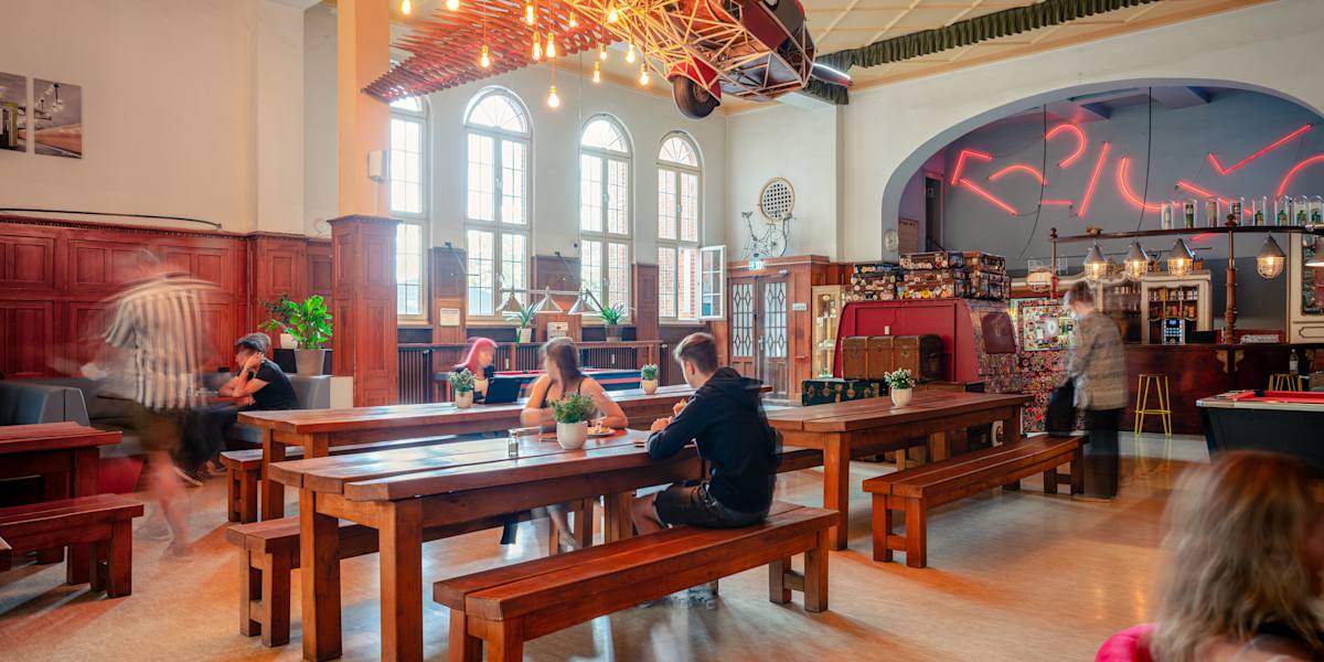 Three Little Pigs Hostel - Your Berlin Castle