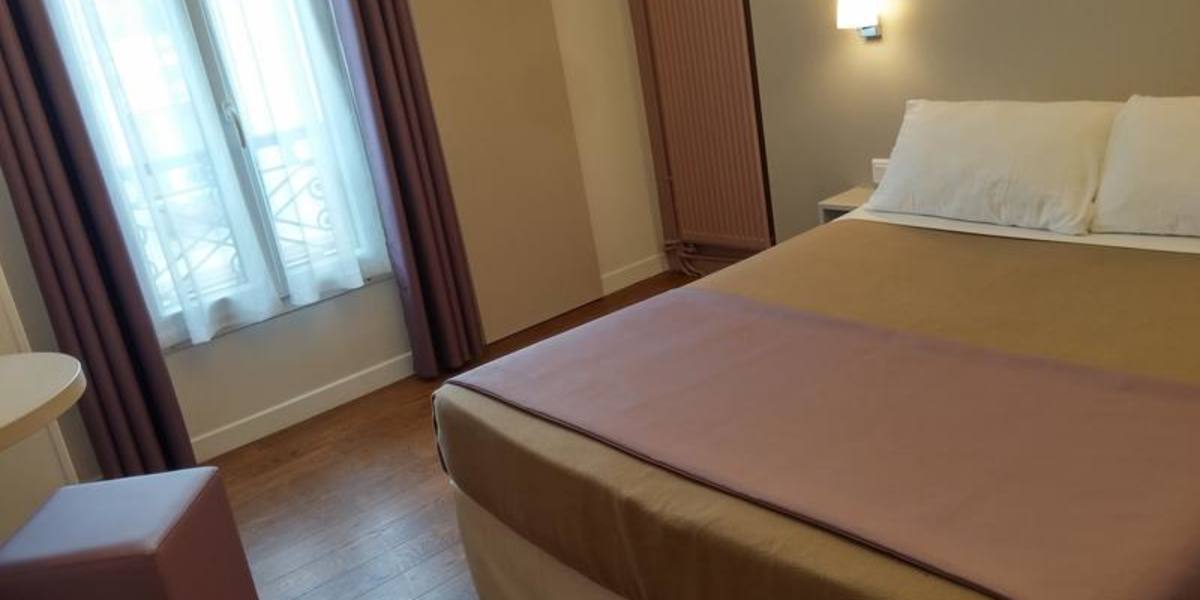 ** Modern Hotel