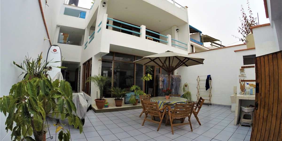 Waves Surf Camp Peru