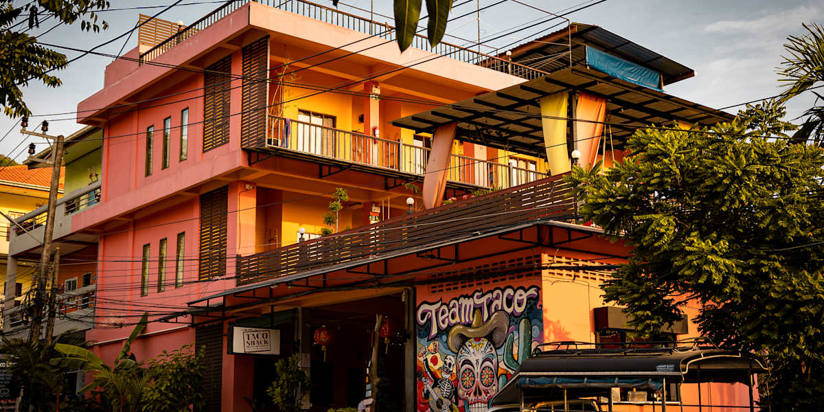 Taco Shack Diving Hostel & Restaurant