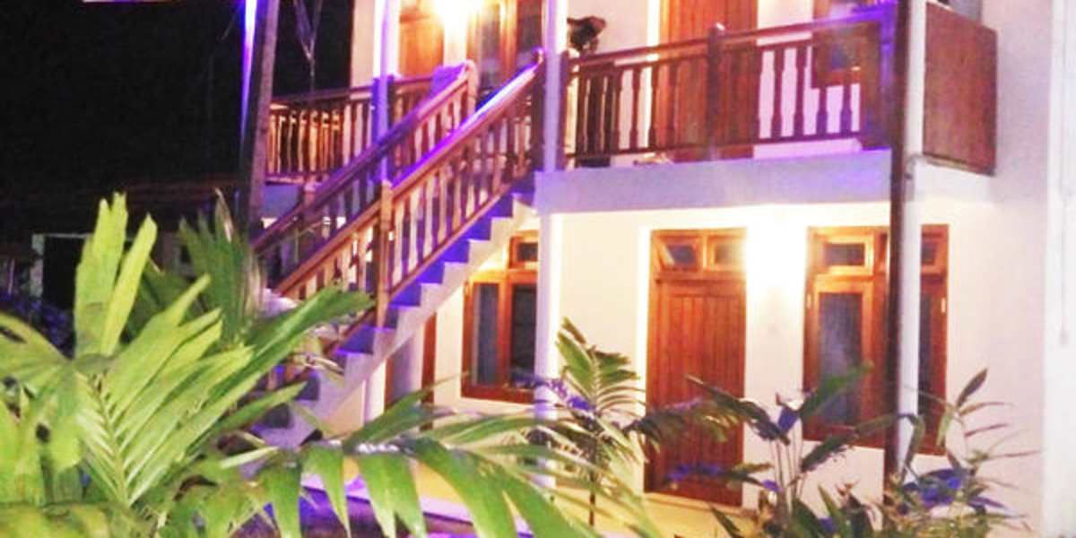 Wimal Wood Stock Surf House