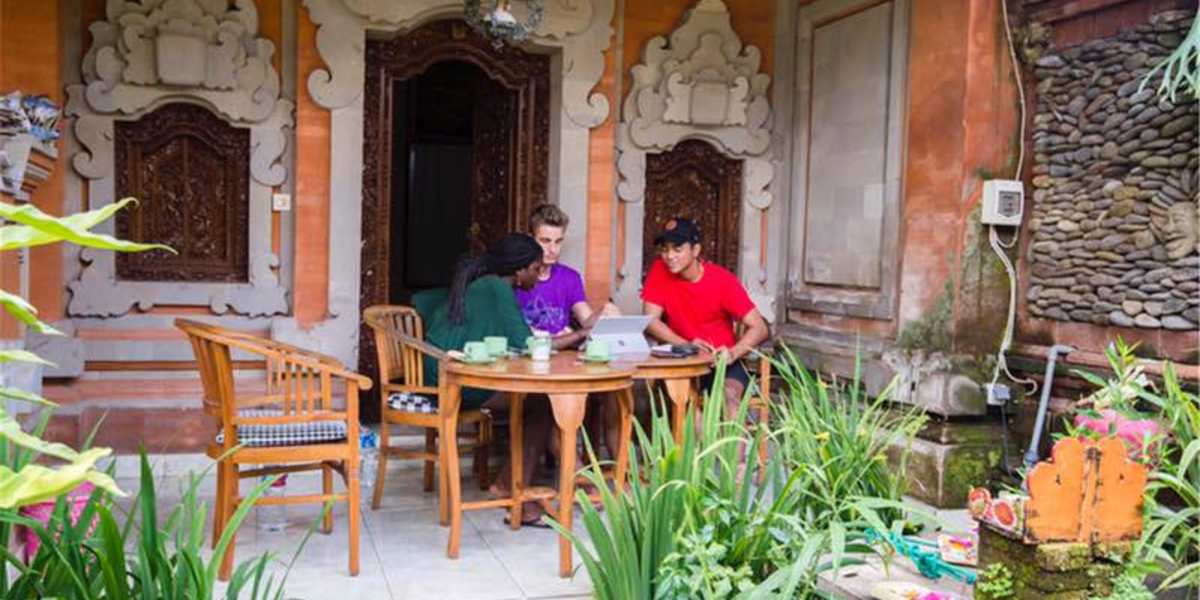 Tunjung Hostel