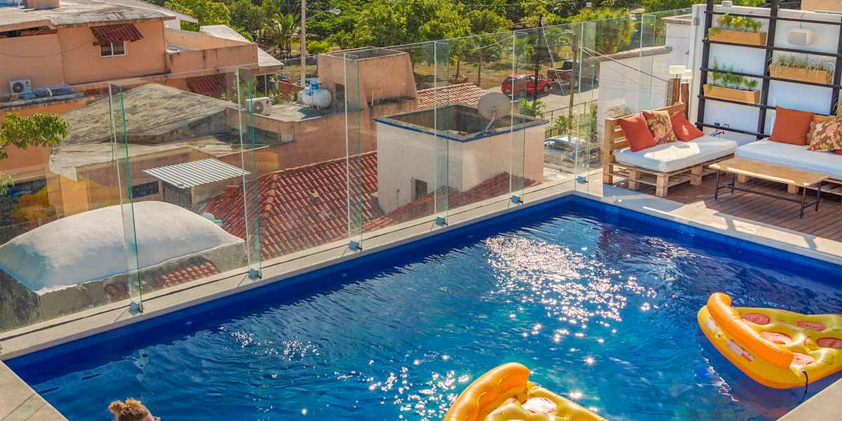 Nomads Hotel Hostel & Rooftop Pool