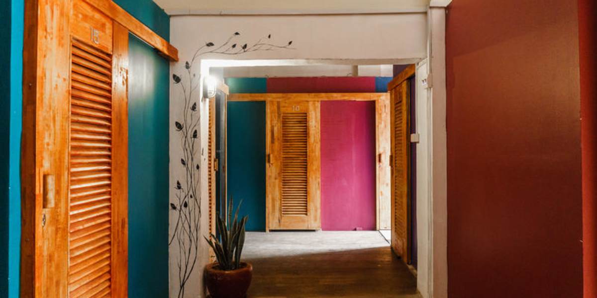 Pomme Hostel Restaurant & Bar