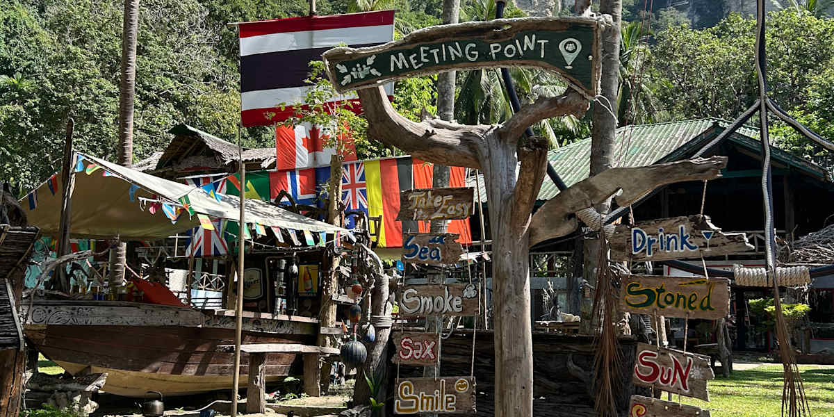 Chill Out Bar and Bungalows Tonsai Beach