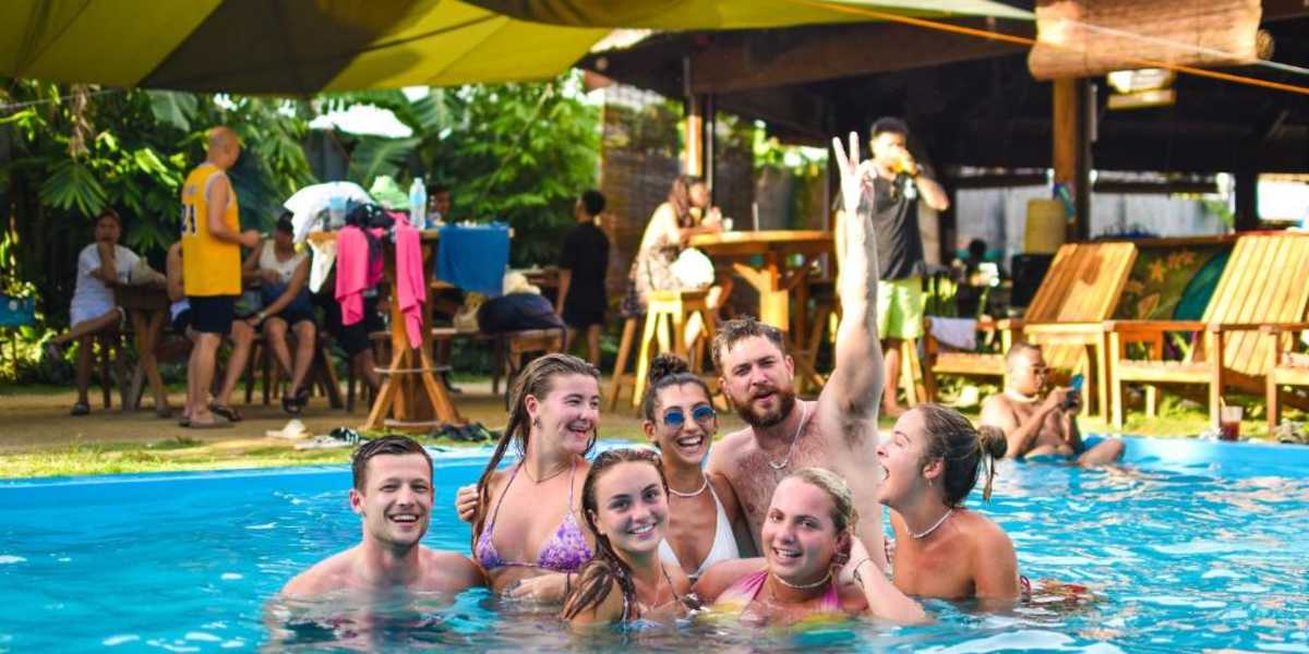 Mad Monkey Hostel Siargao