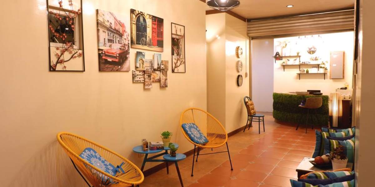 Connecting Flight Hostel- For Regular Stays