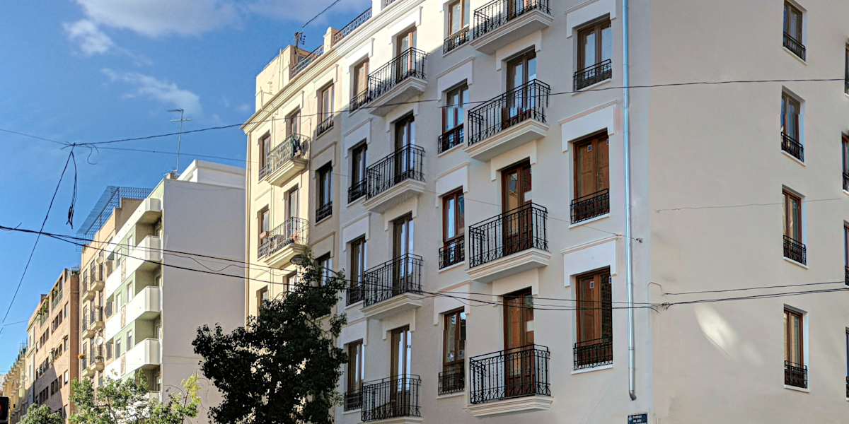 Domino House Hostel