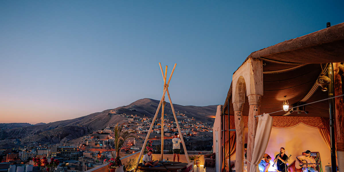 Nomads Hostel