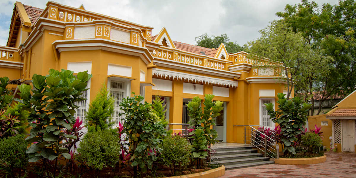 Roambay Hostels