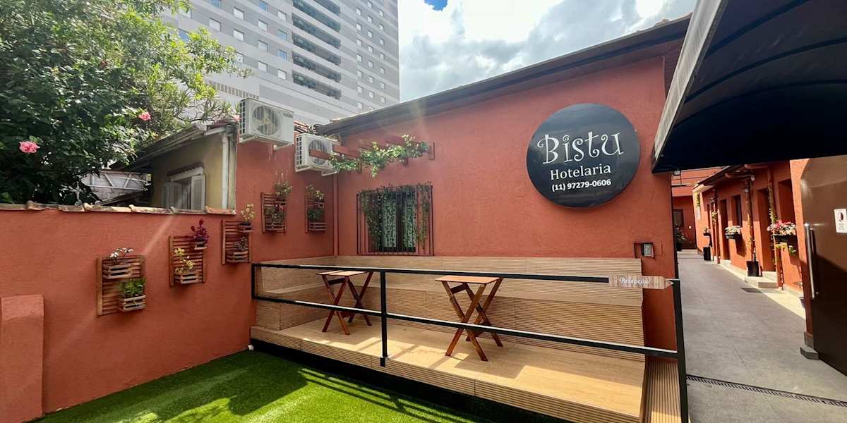 Bistu Hotel & Hostel