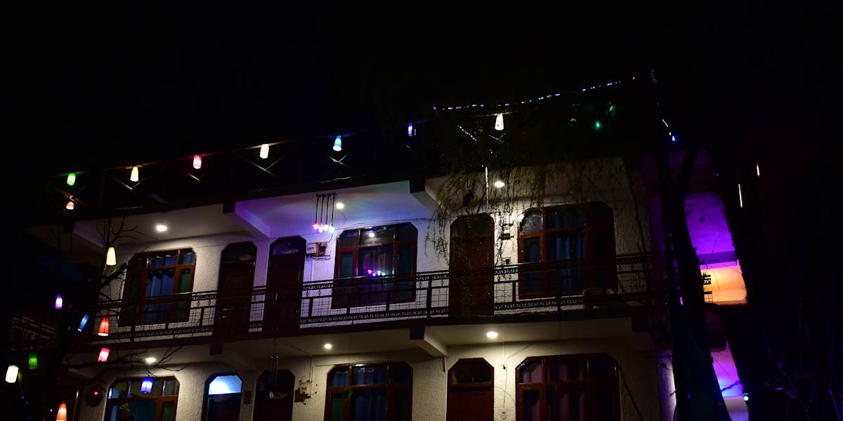 Nomadic Den Manali