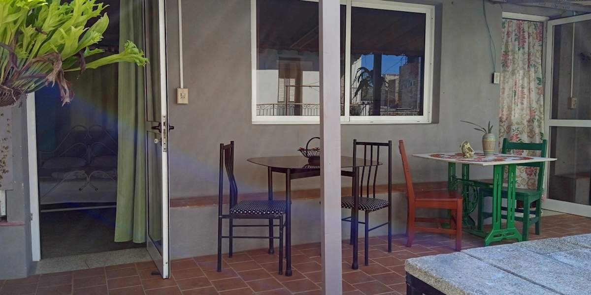 Sra Esther Casa Titica