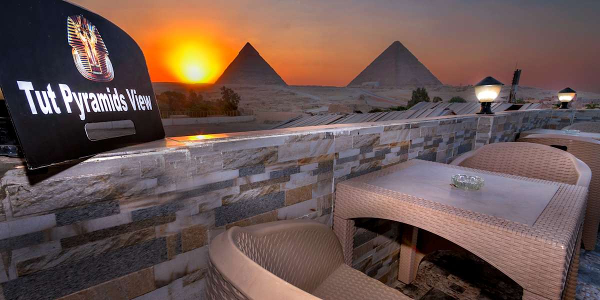 TuT Pyramids View Hotel