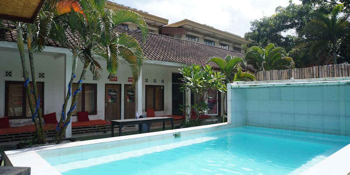 Indonesia Backpacker Hostels Lombok