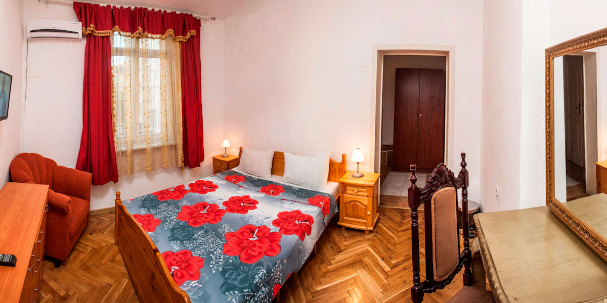 Guest House 5 Corners