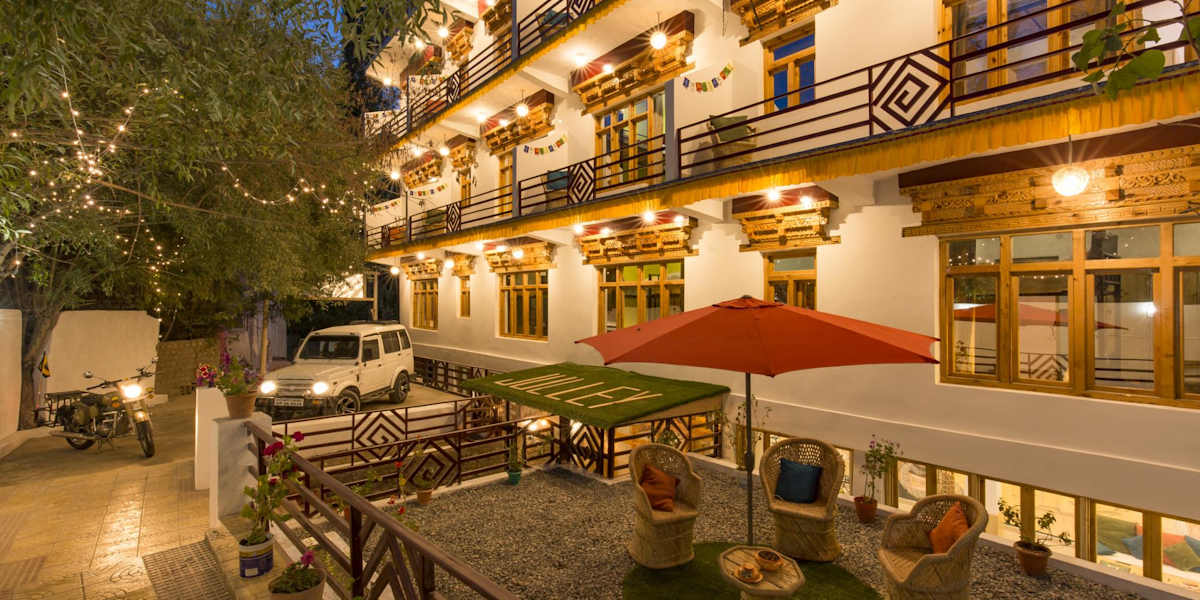 Rainbow Hostelier