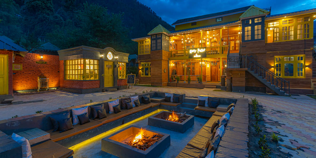 Whoopers Boutique Kasol