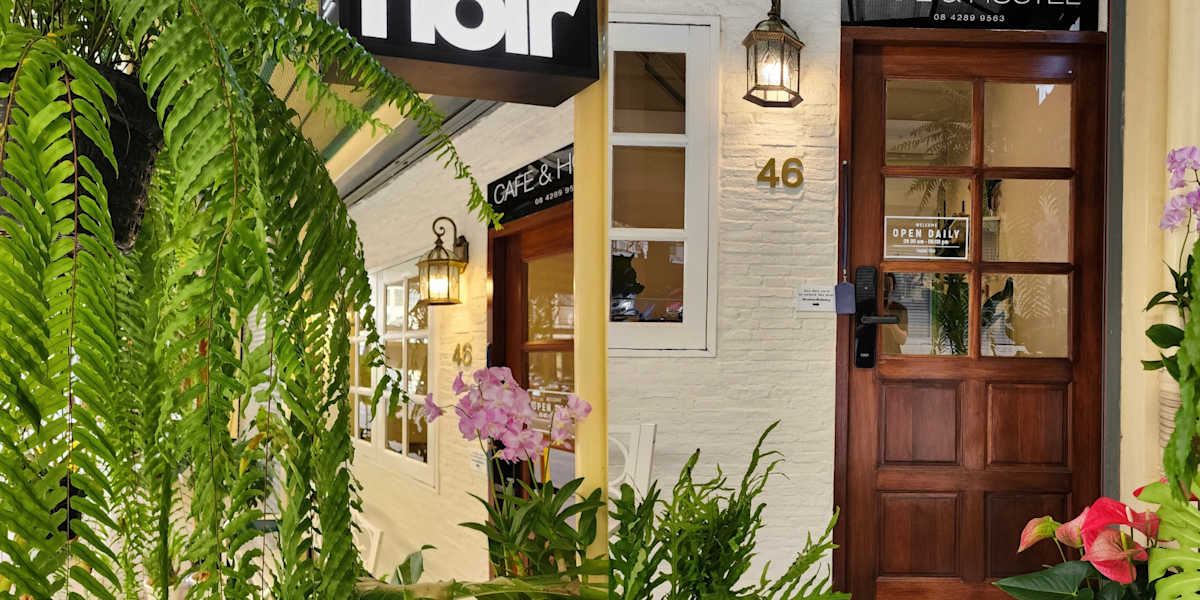 Noir Cafe and Hostel