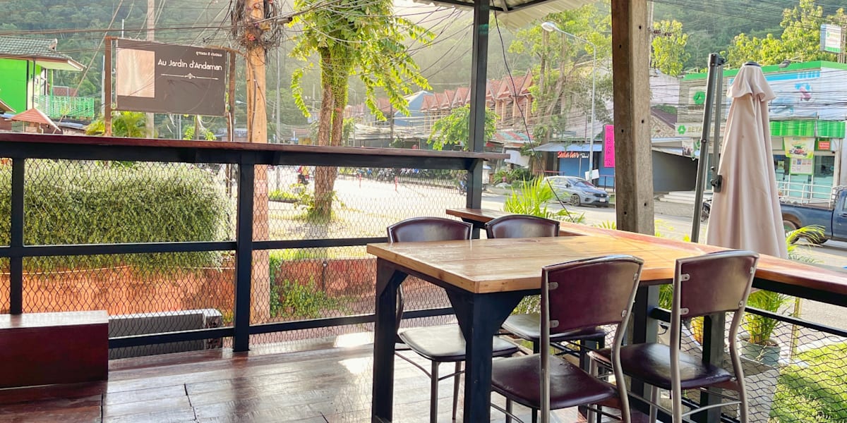 ALPHA Hostel Cafe&Bar