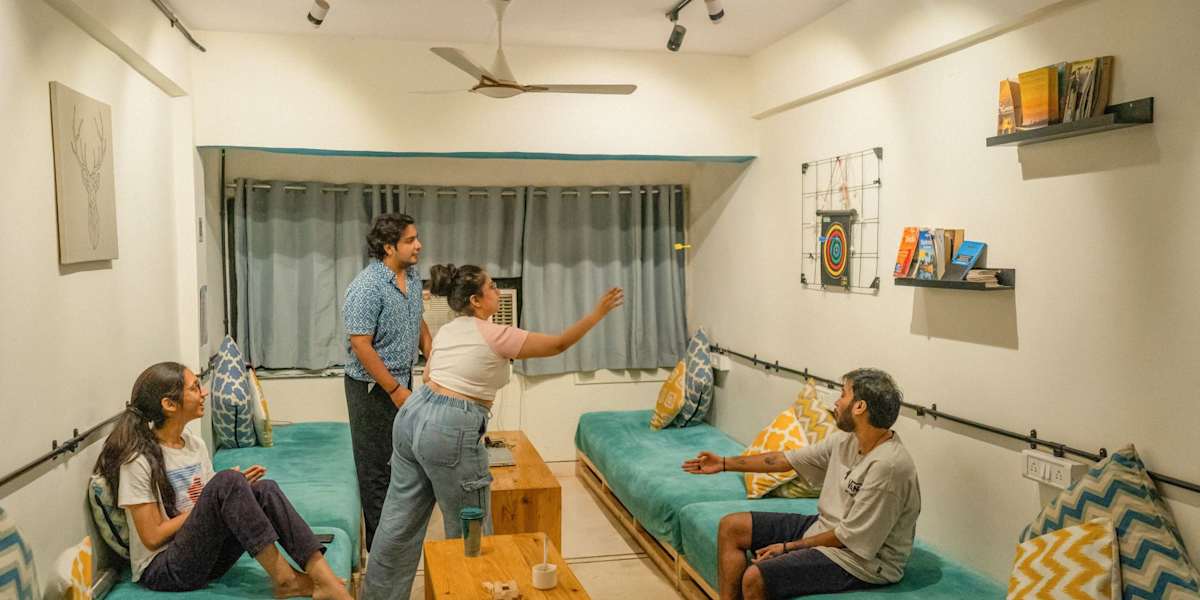 Locomo Hostel Express - Stay | Work | Eat