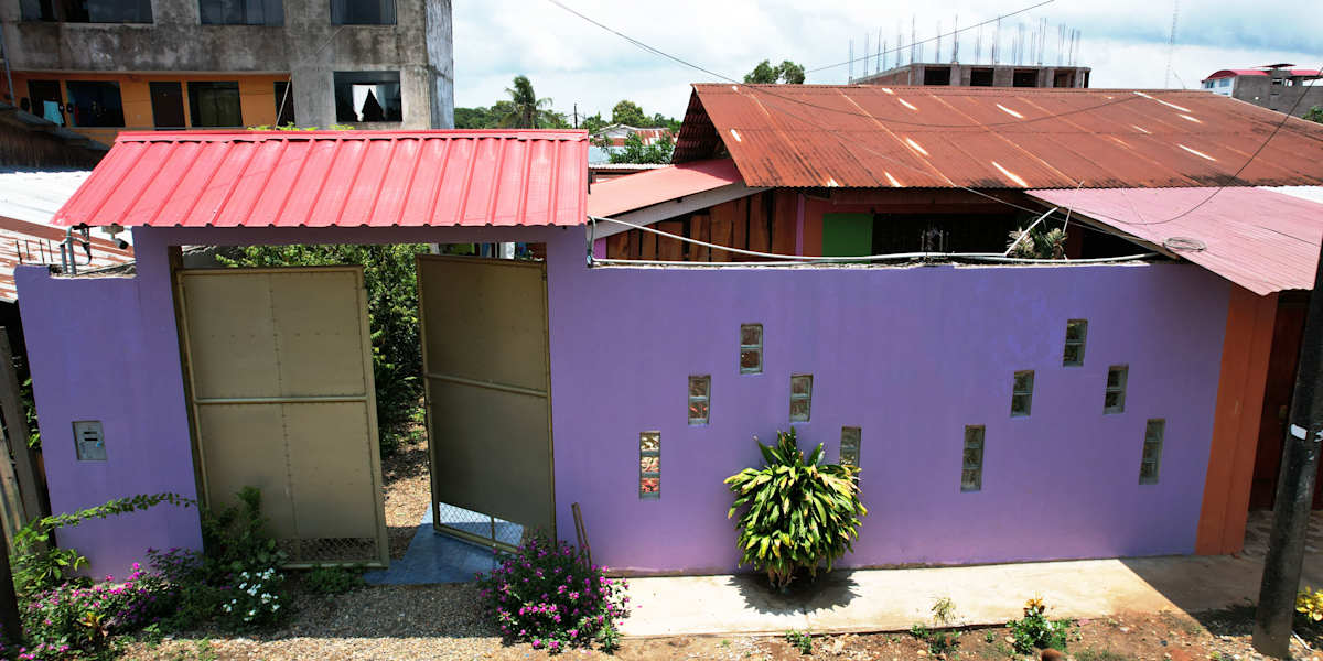 Koryares Househostel Tambopata