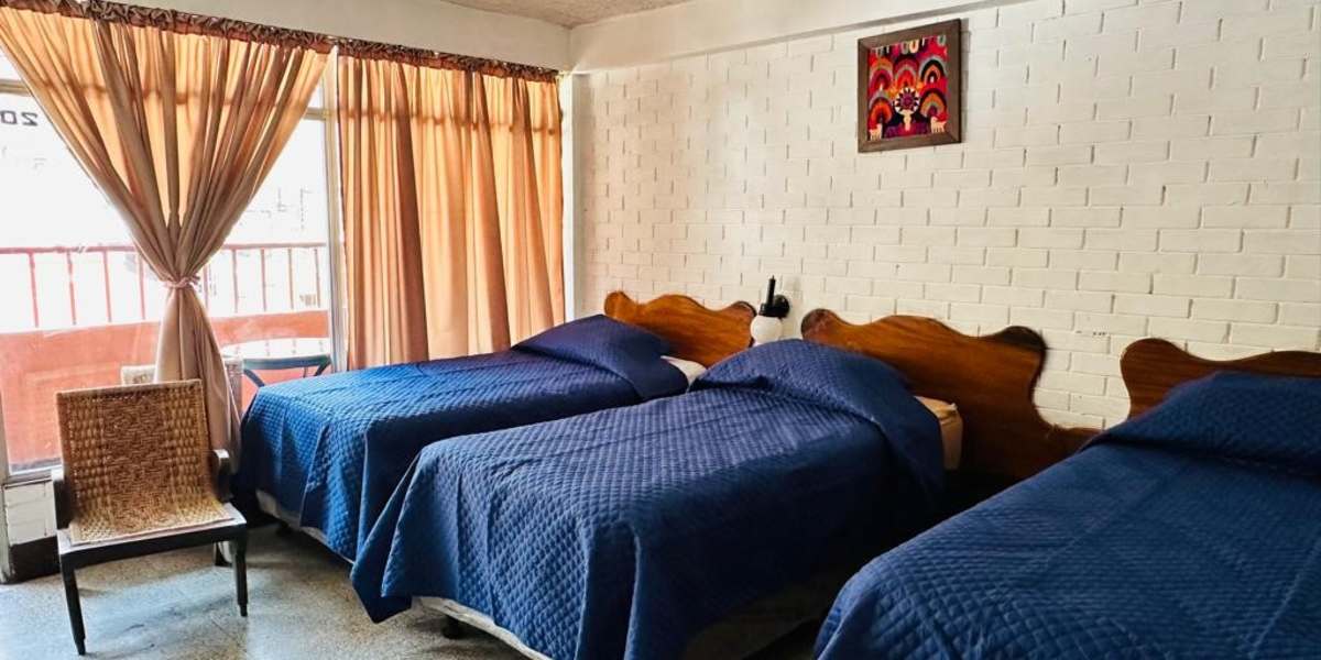 Royal Palace Hostal