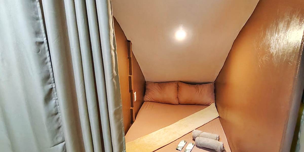 Mactan Airport Hostel at Aashvi Cozy Cabin