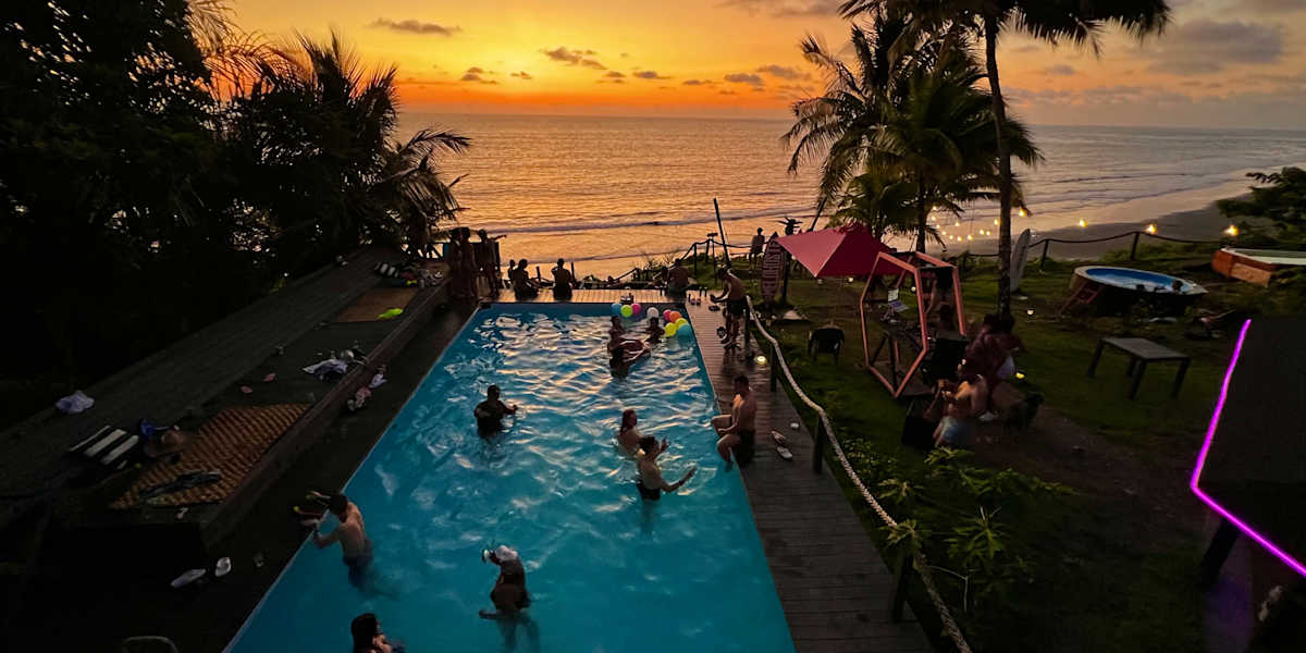 Melo Party Hostel