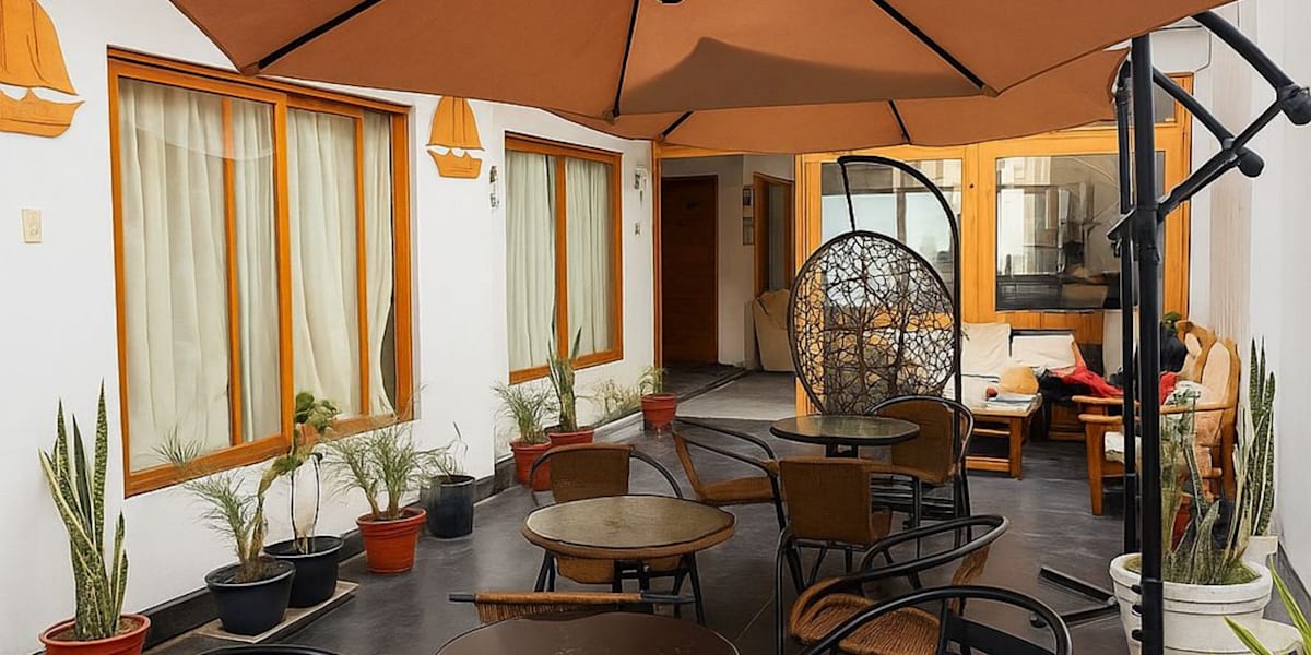 Ravenala Paracas Hostel