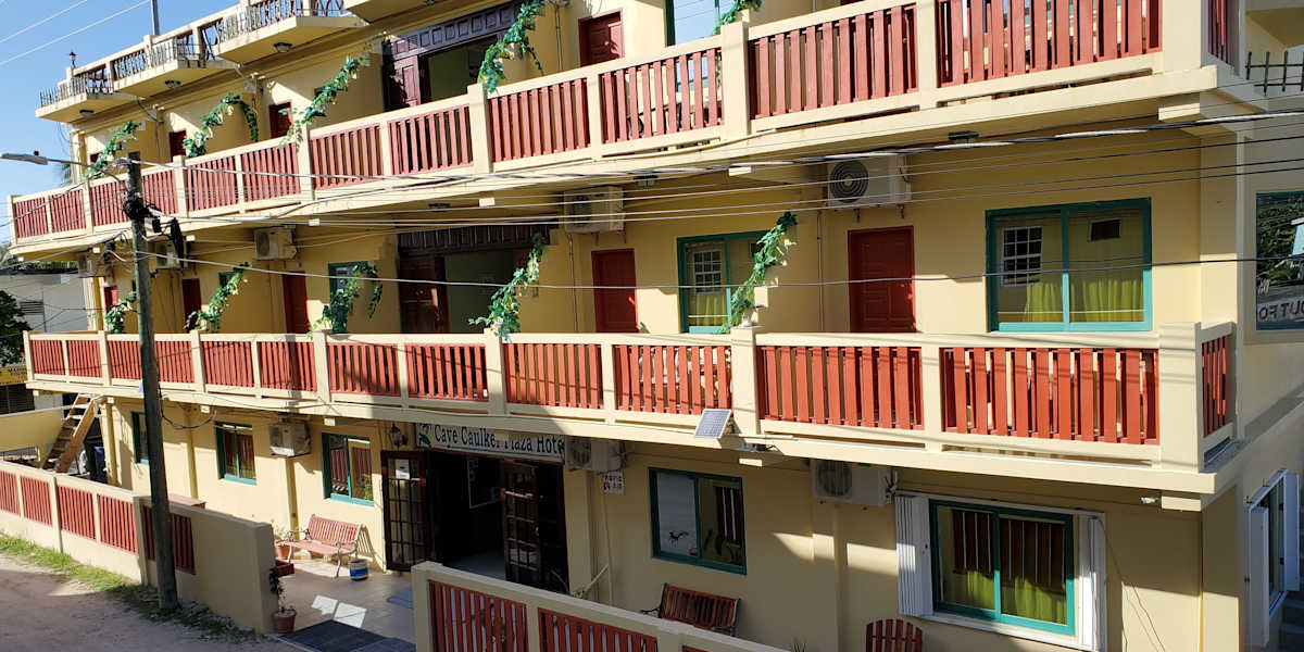 Caye Caulker Plaza Hotel