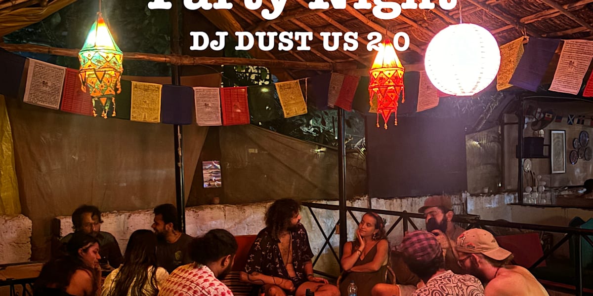 Mandala House - Dorms, Cafe & Bar