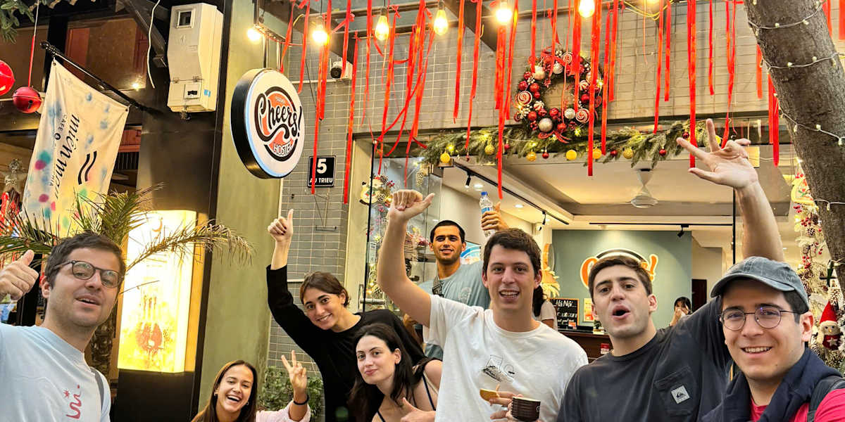Cheers Hostel & Tours