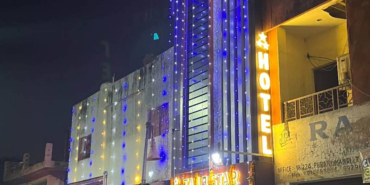 Taj 3 Star Hotel Near 200 mtr TAJ Mahal Agra