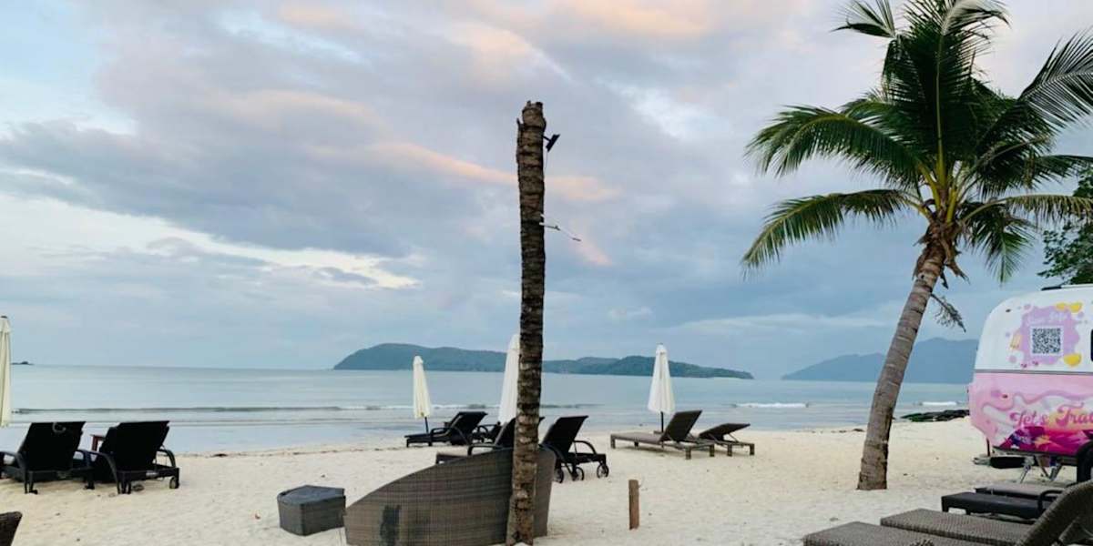 Cenanghill Beachfront