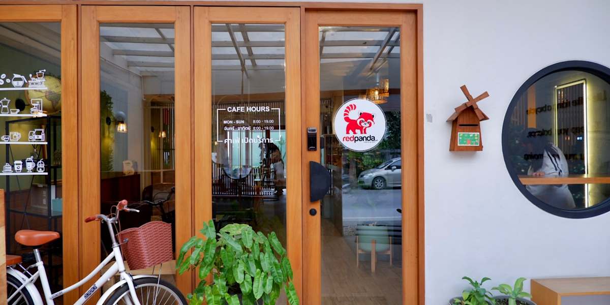Red Panda Hostel & Cafe