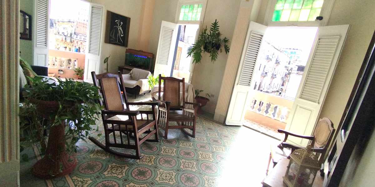 Hostal Balcones Consulado