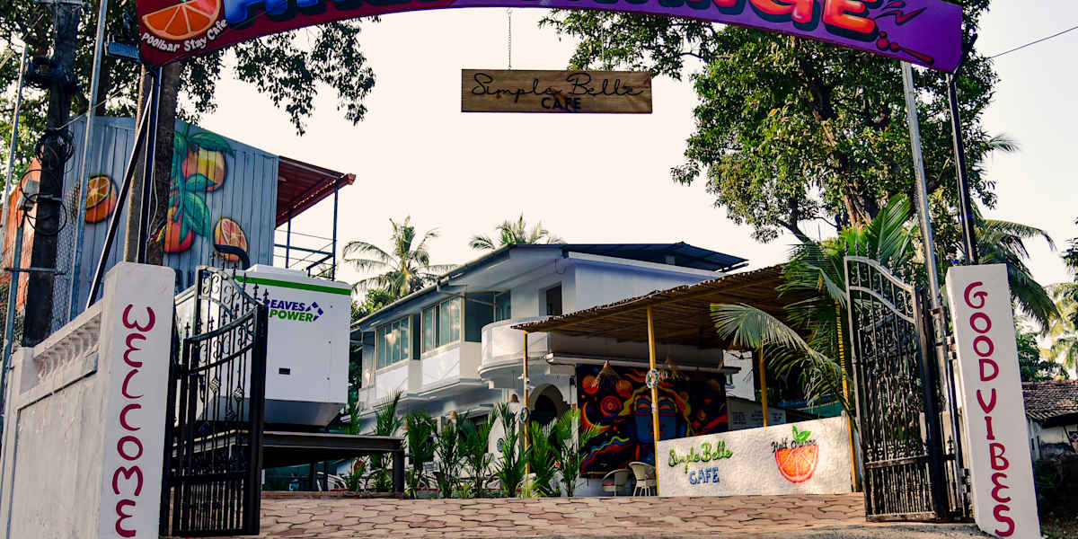 Half Orange Hostel & Hotel
