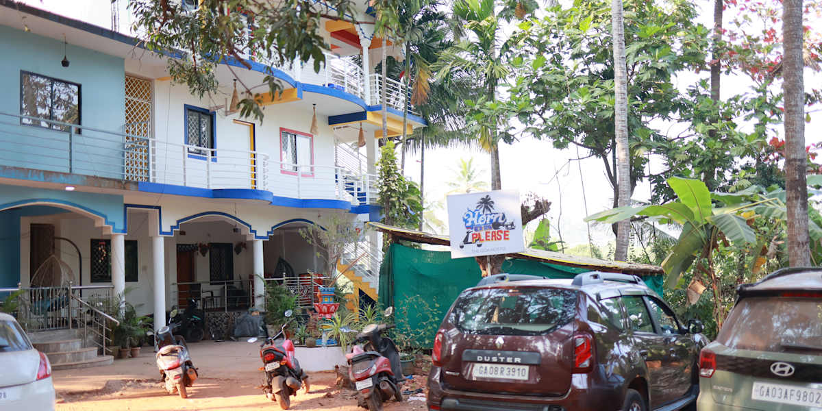 Horn Ok Please Hostel Mandrem