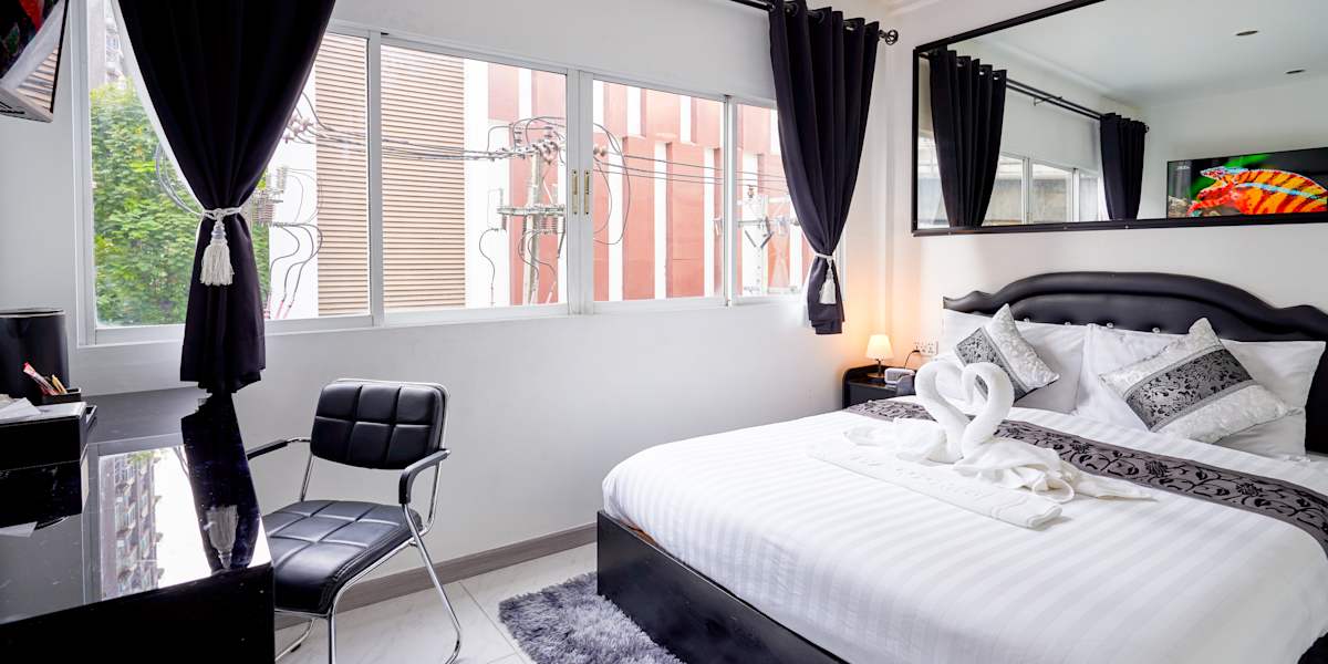 Thonglor Suites Hotel