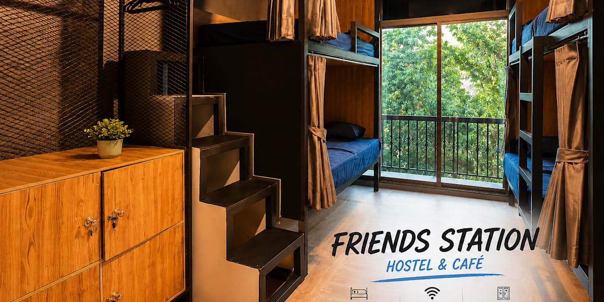 Friends Station Hostel & Cafe