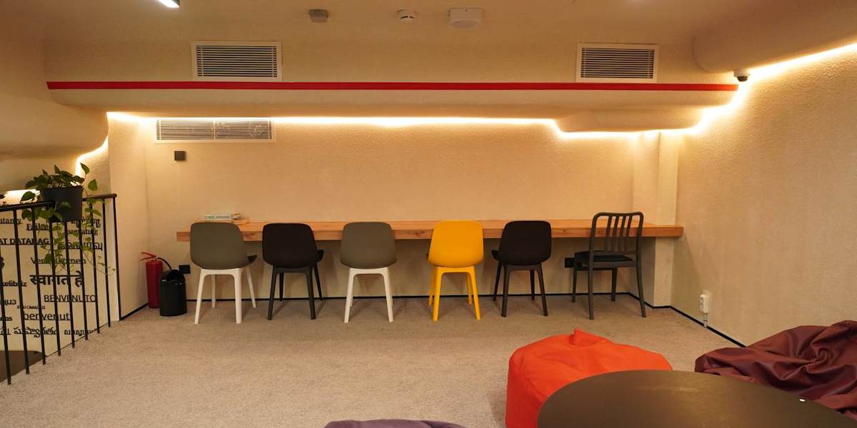 AQ Capsule Hotel