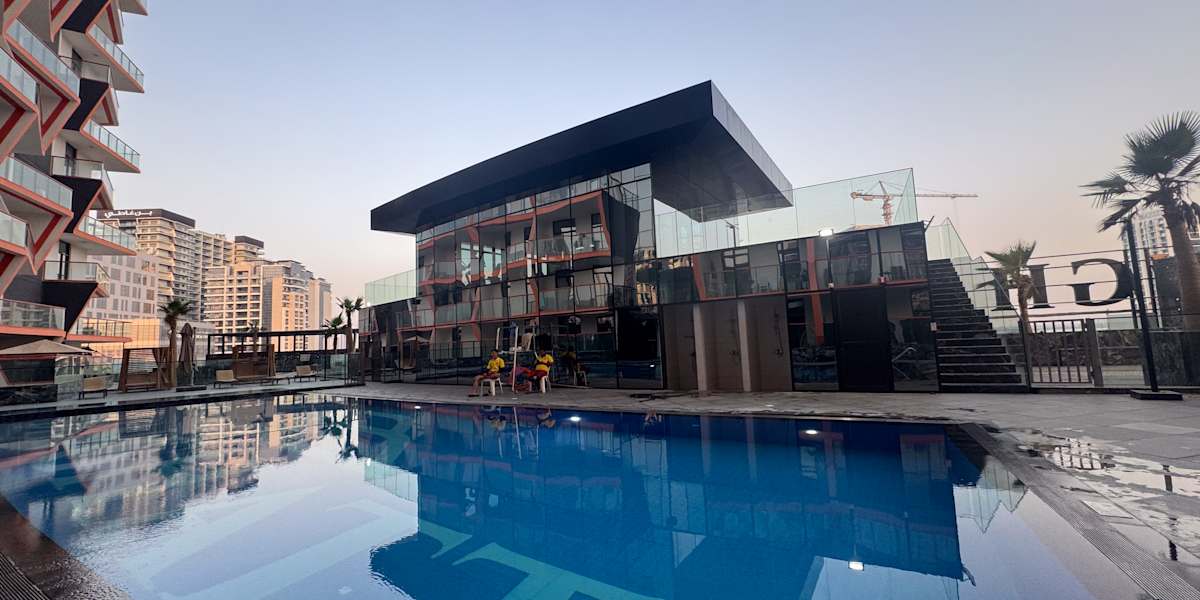 Grapeful Stay Hostel Dubai | Gym & Pool Access