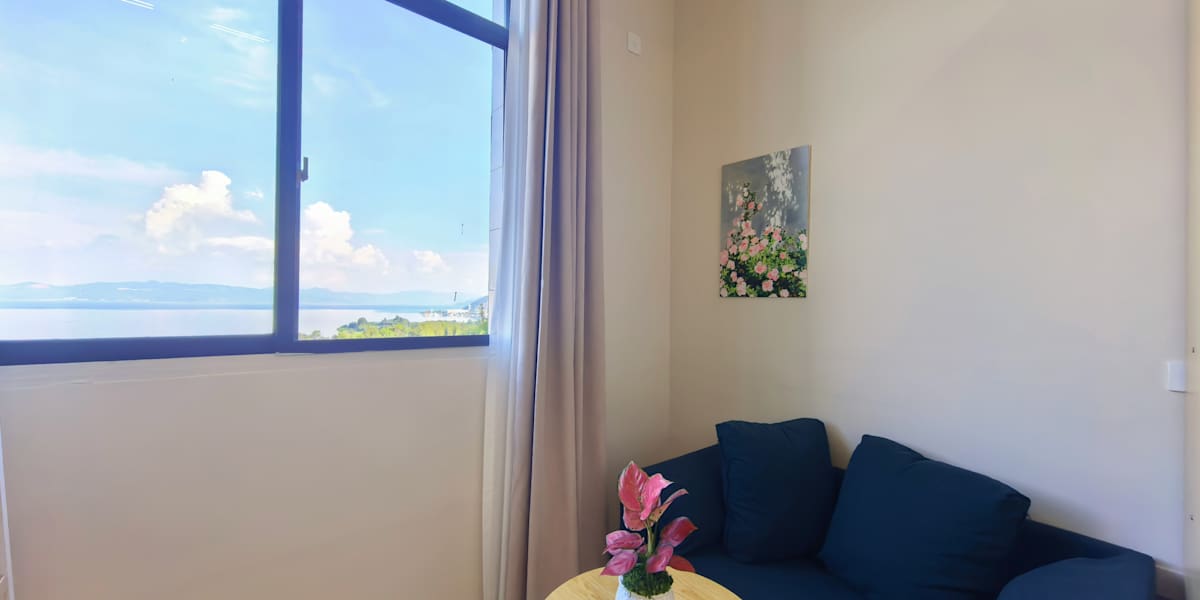 Azure Nest Inn