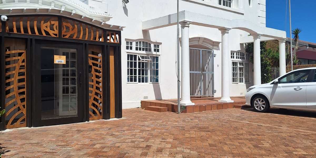 Backpackers In Muizenberg
