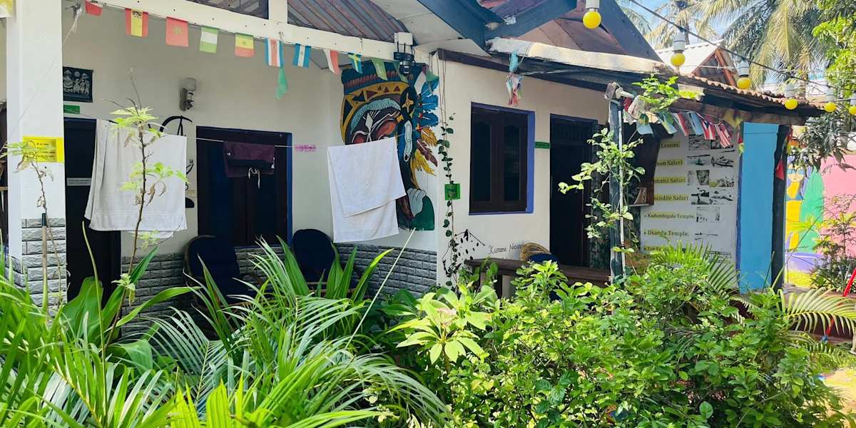 Star Rest Surf Camp Arugambay