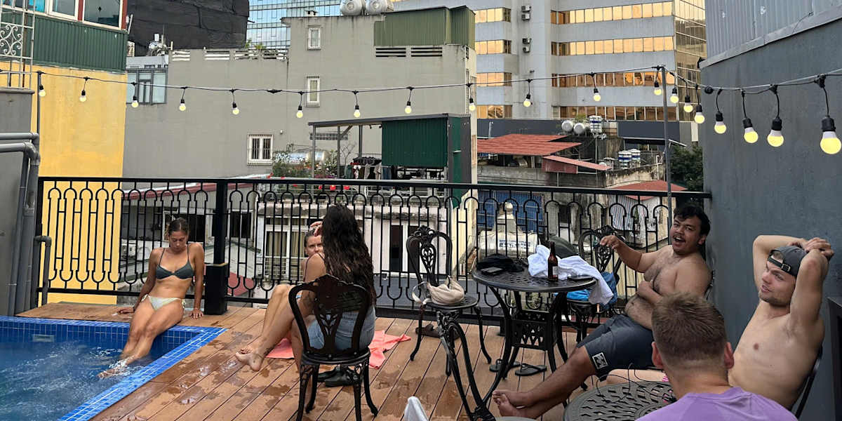 Mama Hostel & Rooftop Pool